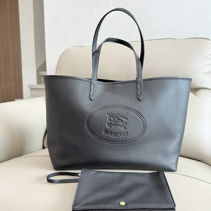 Picture of Burberry Handbags _SKUfw212202730fw